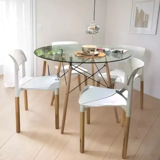 Mesa eames Vid. 90cm+ 4 sillas Milan