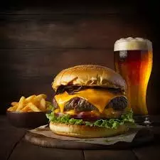 Chesseburger con papas + Pinta