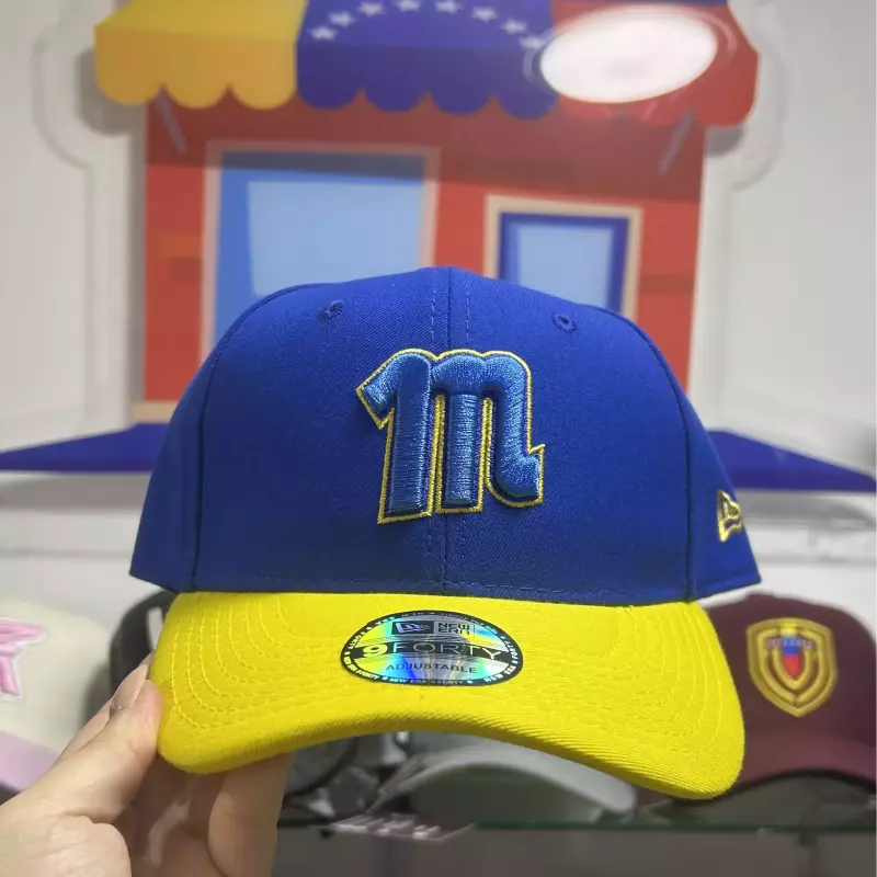 Gorra Magallanes azul y amarillo