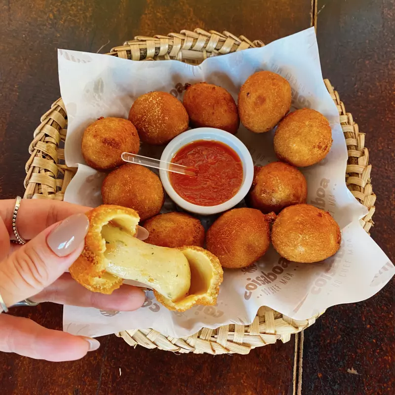 Bolinho de mandioquinha com queijo🌱