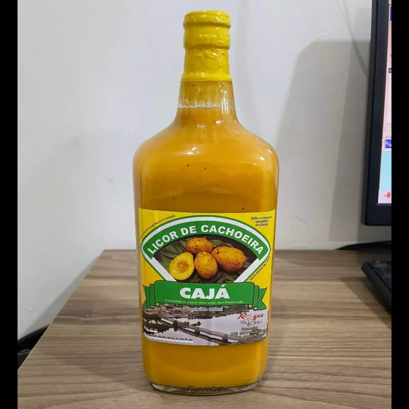 Licor de cachoeira cajá