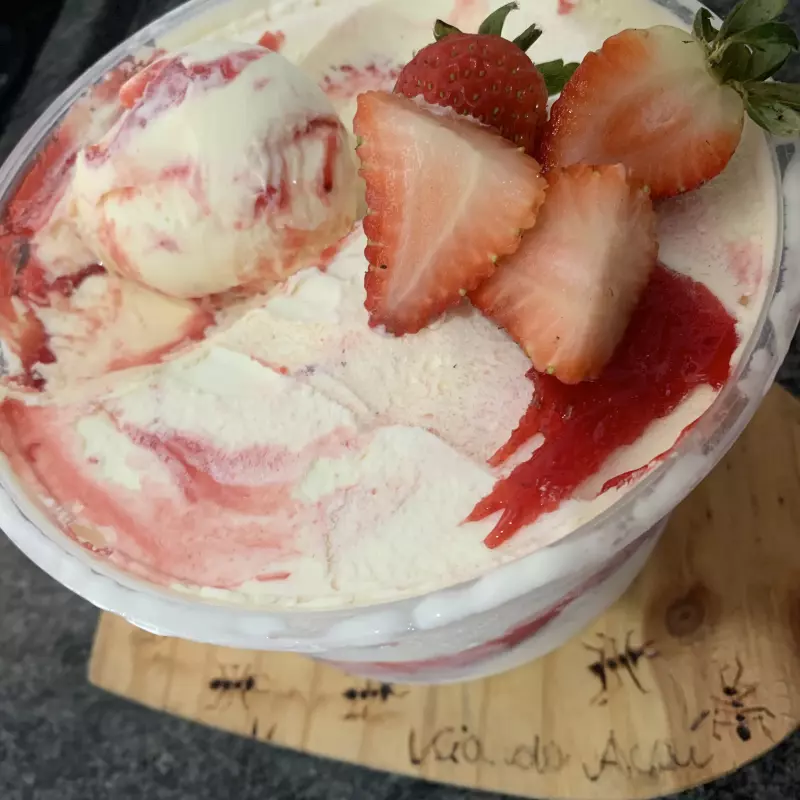 Sorvete ninho com morango 1 litro