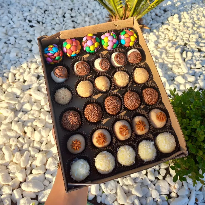 Caixa com 35 brigadeiros