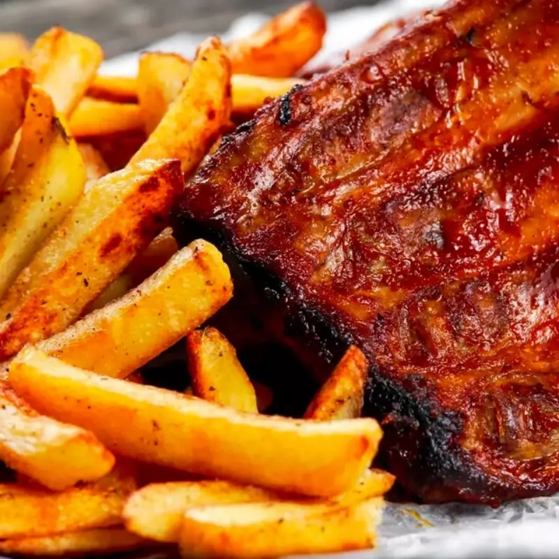 Costillar de cerdo con papas fritas🐷