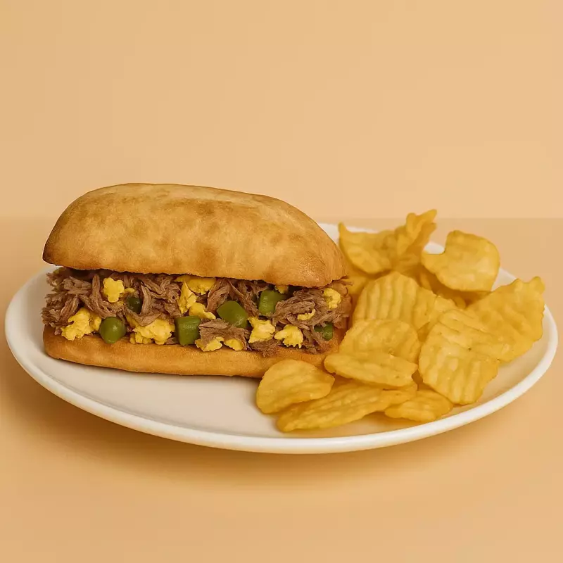 Sandwich De Machaca Con Huevo