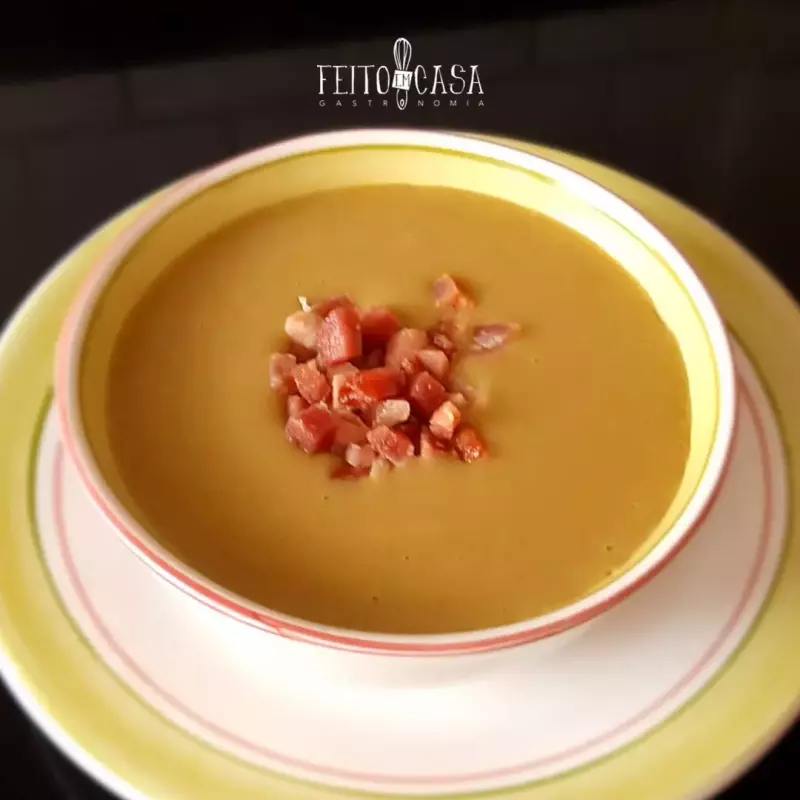Sopa de ervilha e bacon