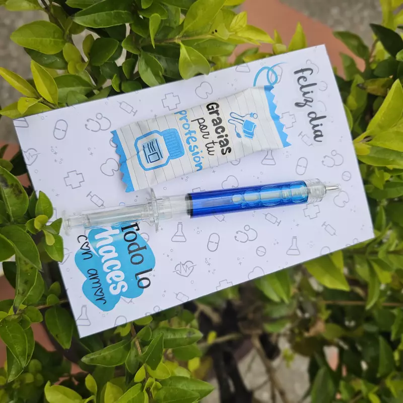 Cartón con lapicero chocolatina