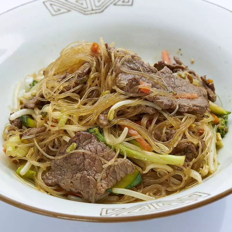 Fideo de Arroz con Carne