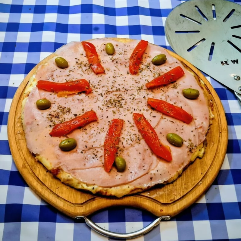 1 Muzzarella + 1 Jamón y Morron