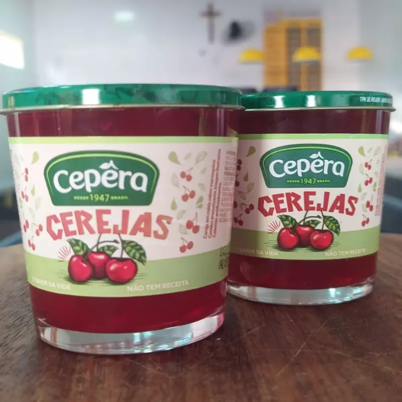 Cereja em calda