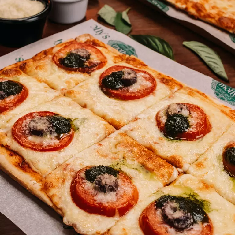 Pizza Caprese