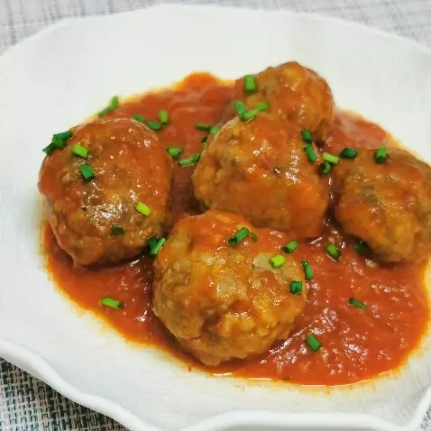 Albóndiga Dos Carnes