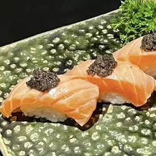 Dupla de Sushi de Salmão Trufado