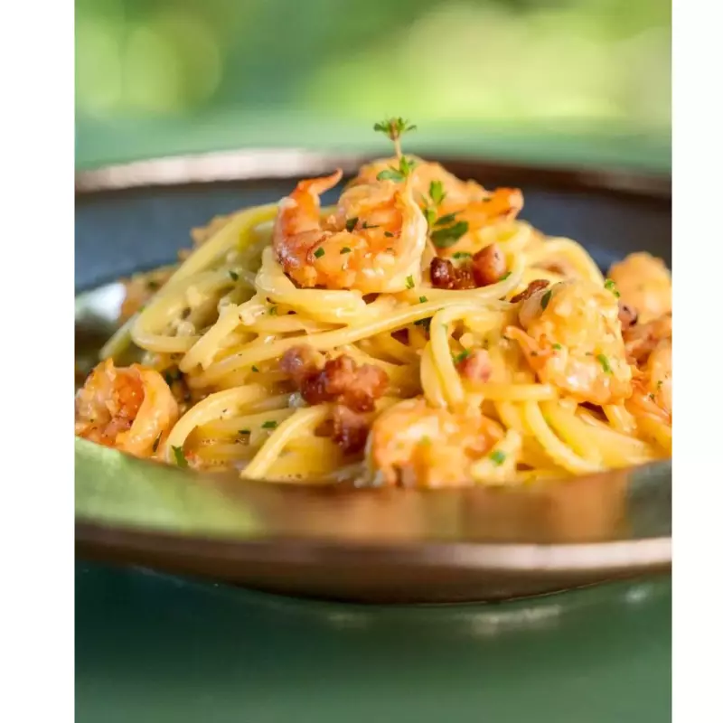 Carbonara de camarão