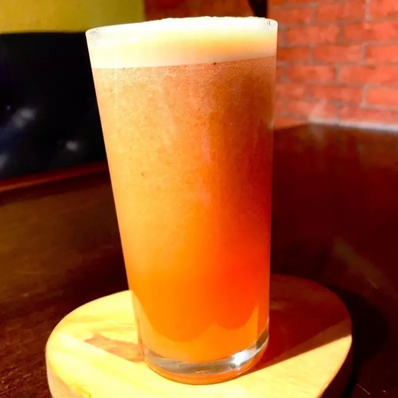 SUCO NATURAL DE LARANJA COM MORANGO