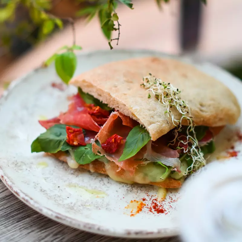 Sándwich de Jámon Crudo y Pesto