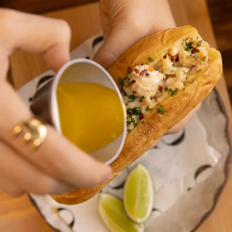 LOBSTER ROLL
