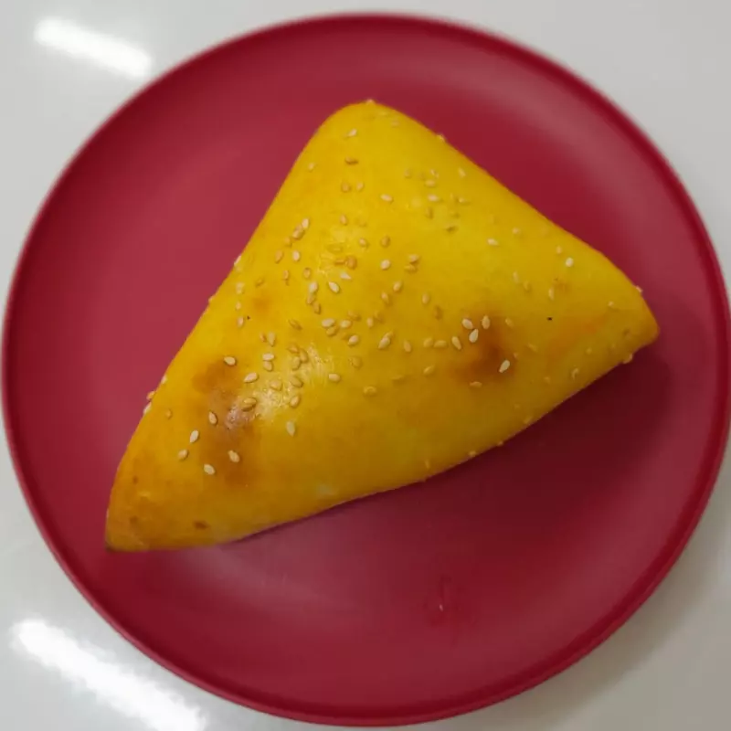 Esfiha de Frango Com Catupiri