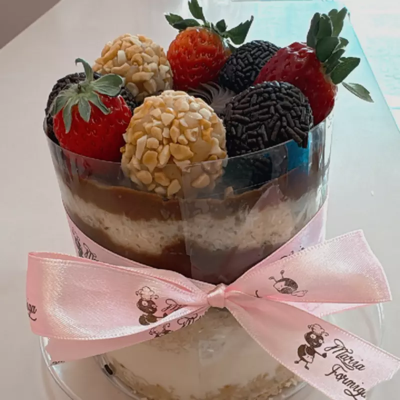 Mini bolo ninho com chocolate