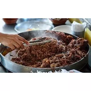 MEDIO KILO DE BIRRIA