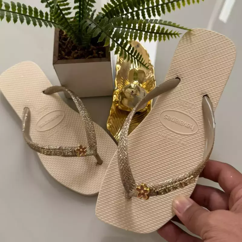 Fem gliter flor bege dourada