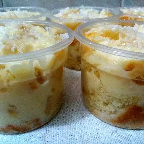 Bolo de pote Abacaxi c/ Côco