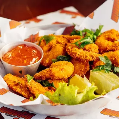 Camarão empanado c/ geleia pimenta