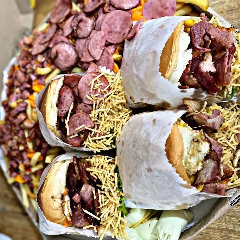 4 x escolha fritas bacon e calabresa