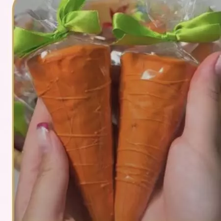 Lembrancinha especial (Cone cenoura)