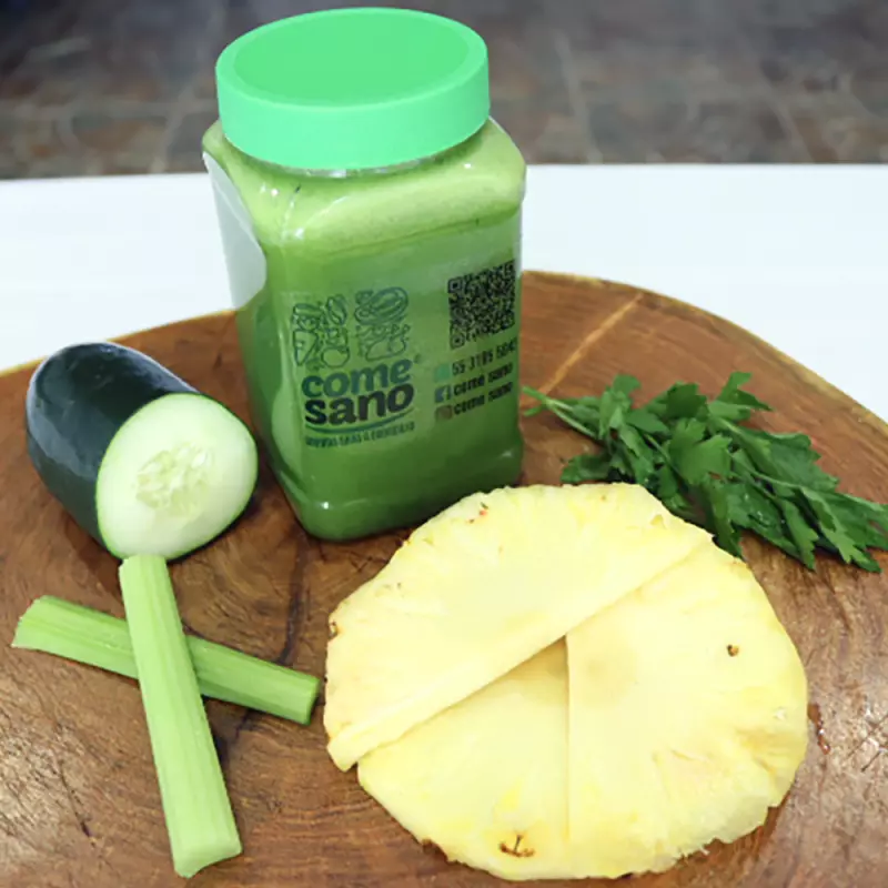 JUGO DE APIO, PIÑA Y PEREJIL