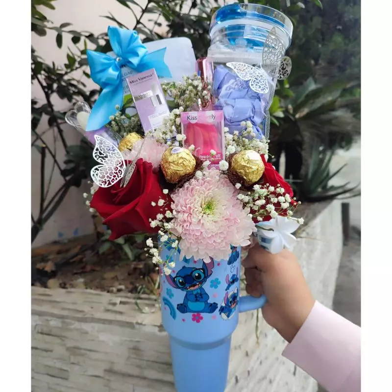 Tumbler con maquillaje