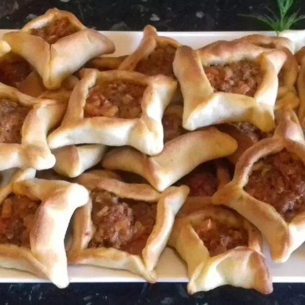 dozen meat/دزينة صفيحة