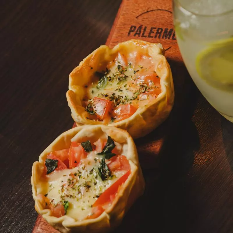 Tomate, Muzza y Albahaca
