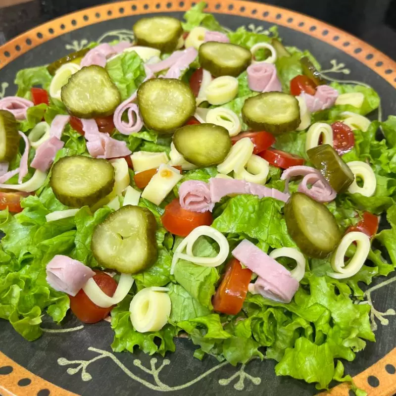 Salada presunto e queijo
