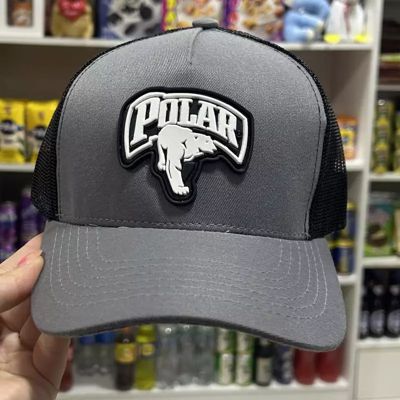 Gorra Polar gris malla negra
