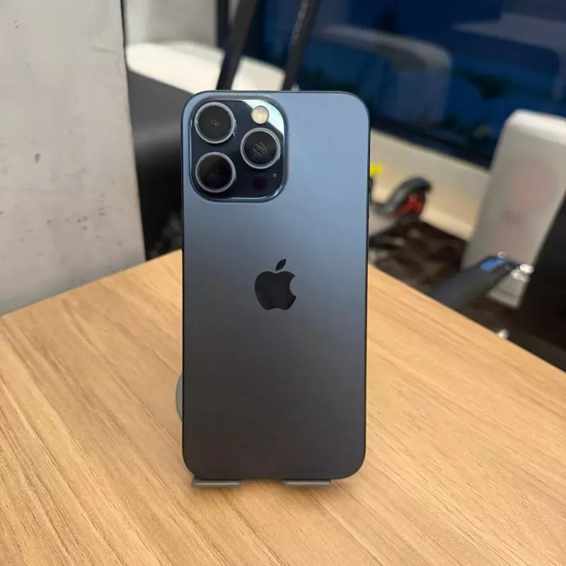 15 PRO MAX 256GB AZUL TITÂNIO