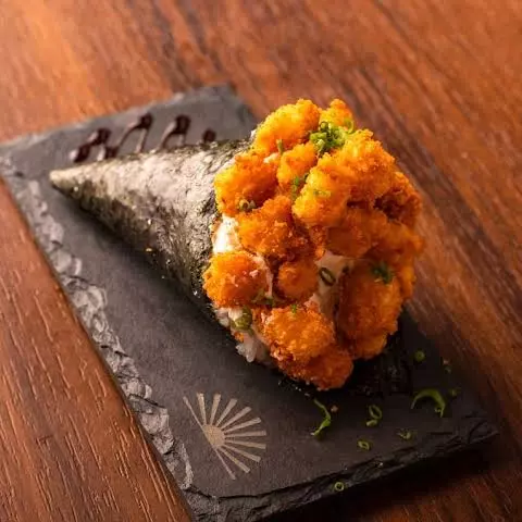 Temaki salmão crispe