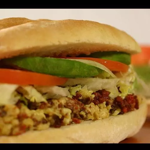 TORTA DE HUEVO CON CHORIZO