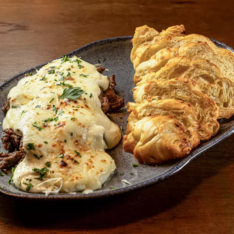 Iscas de Filé Mignon ao gorgonzola