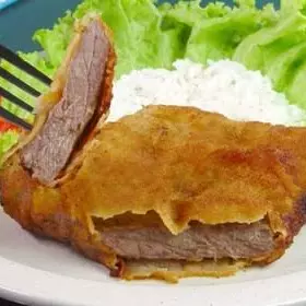 BIFE À MILANESA