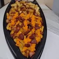 Fritas com cheddar e bacon