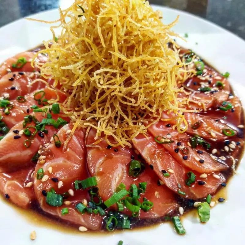 Carppacio de Salmão com Crispy