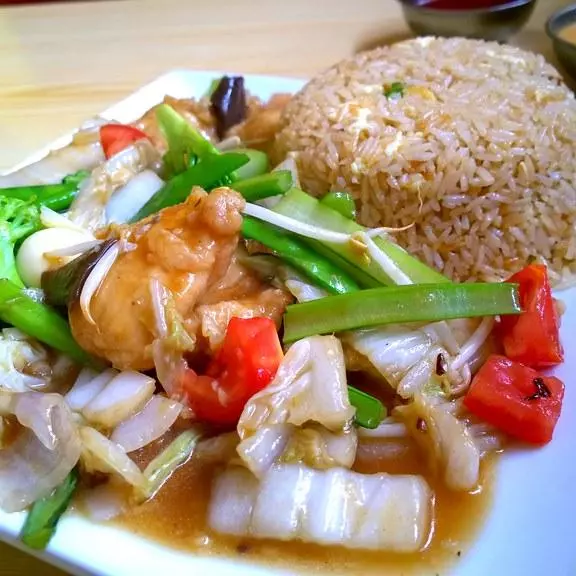 pollo en trozos con verduras