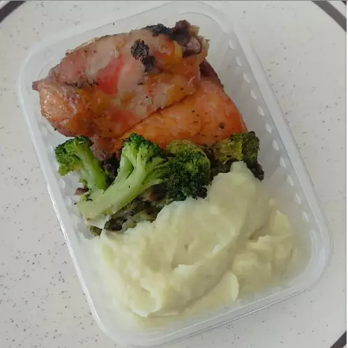 Sobrecoxa com purê de batata doce(copy)