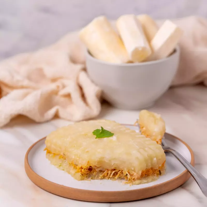 Escondido Aipim com Frango