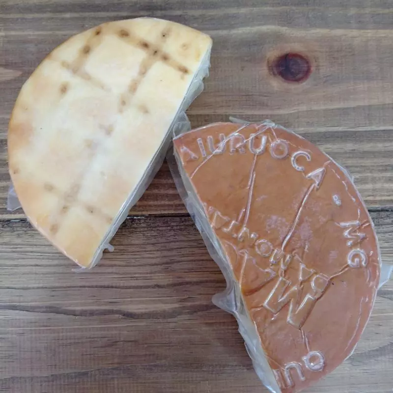 Queijo parmesão artesanal Defumado