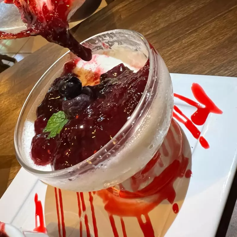 Panacotta com frutas vermelhas