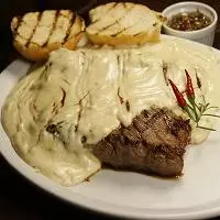FILÉ MIGNON AO MOLHO BRANCO