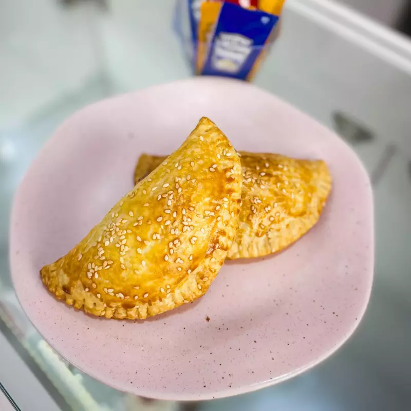 Pastel de Frango com Requeijão