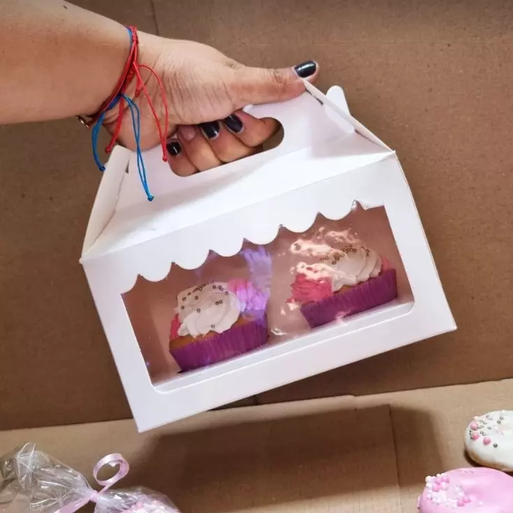 Lonchera blanca moritas